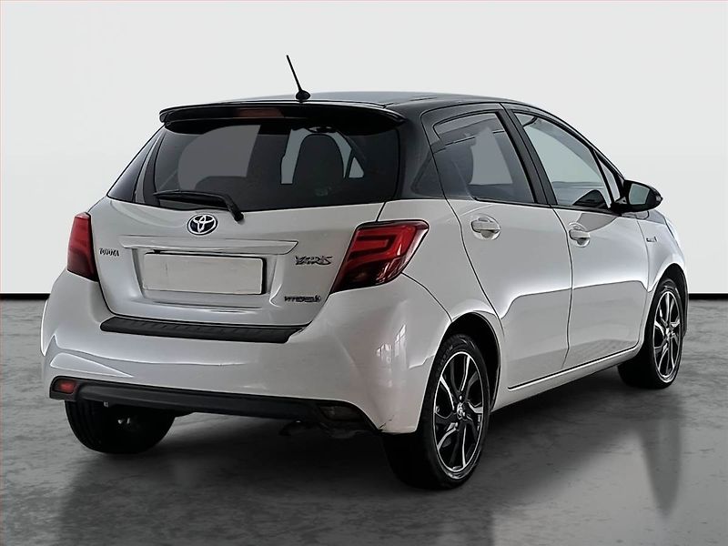 Toyota Yaris (2016) 1.5 Hybrid, Automat, ČR,1.maj - fotka 5 z 20