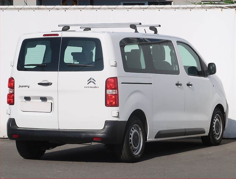 Citroën Jumpy (2019) 2.0 BlueHDi, Bus, 6Míst, ČR - fotka 5 z 16