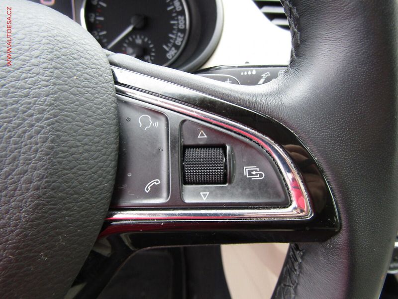 Škoda Octavia (2013) 1.4 TSi, Elegance, DSG, bixen - fotka 13 z 20