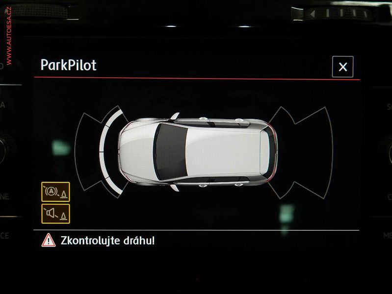 Volkswagen Golf (2019) 2.0TSI, GTI, DSG - fotka 20 z 20