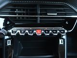 Peugeot 2008 (2022) Active Pack 1.2 PureTech - náhled 18