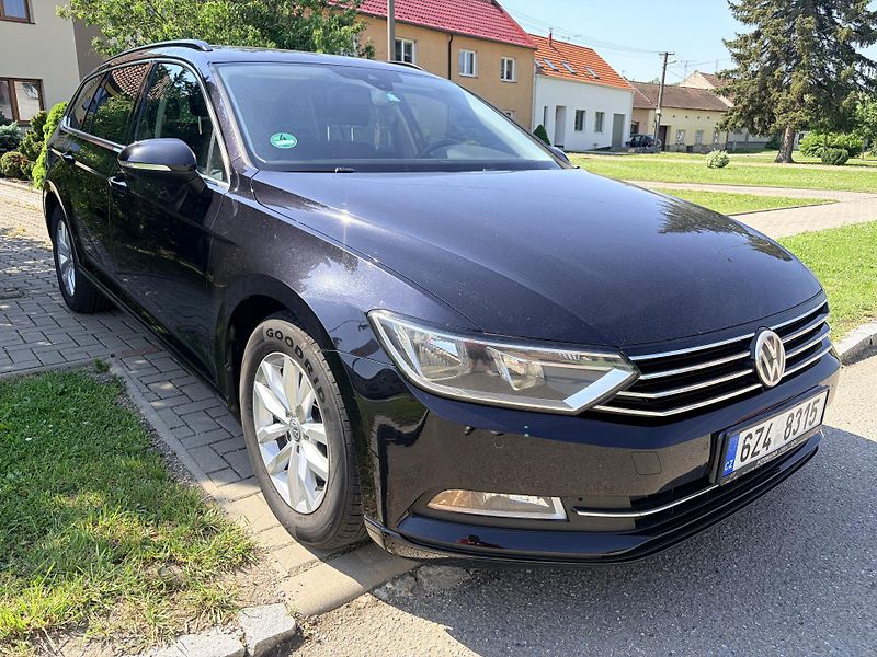 Volkswagen Passat 2.0TDI 110KW MANUAL PANORAMA - fotka 2 z 44