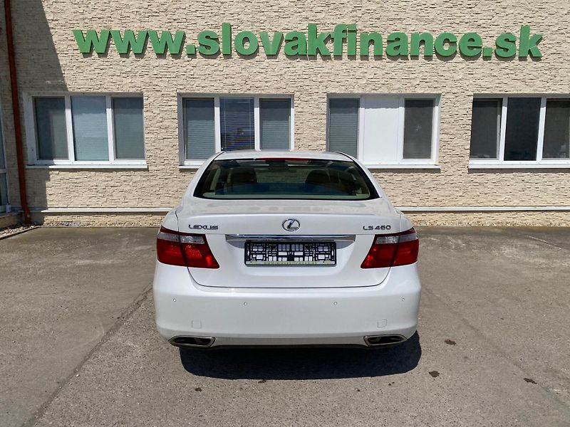 Lexus LS 400 (2009) - fotka 7 z 23