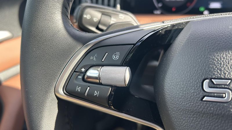 Škoda Superb (2025) TDI, 4x4, DSG, L&K, PANO,NEZ.T - fotka 26 z 28