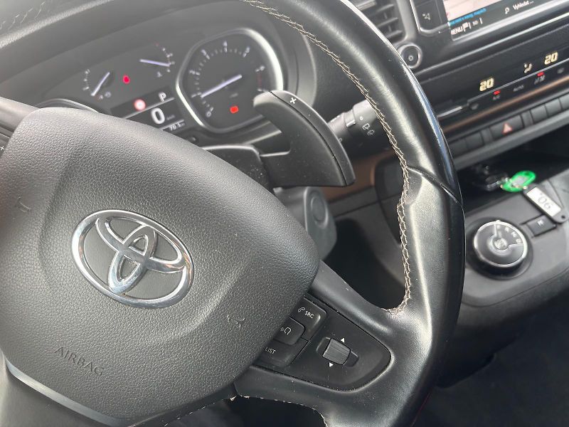 Toyota ProAce Verso 2,0 D-4D L2 AT - fotka 17 z 26