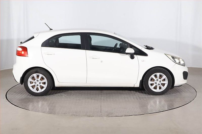 Kia Rio (2013) 1.25 CVVT, Serv.kniha - fotka 6 z 18