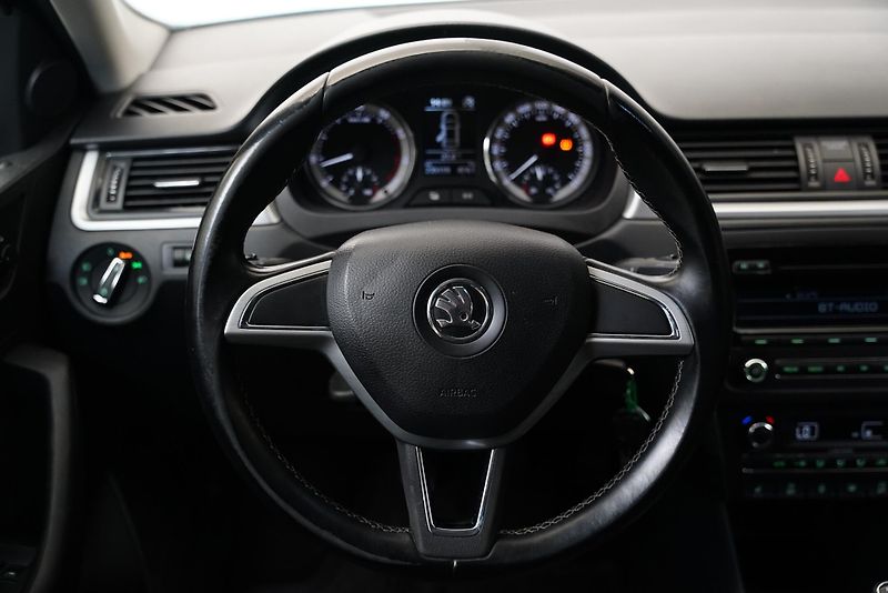 Škoda Rapid - fotka 16 z 24
