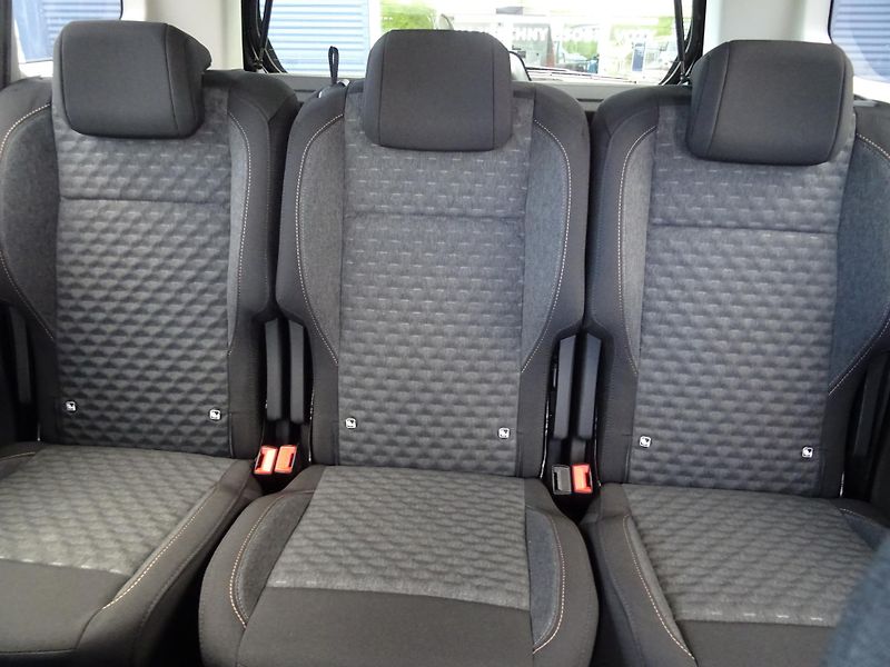 Peugeot Rifter (2026) GT BlueHDi 130k S&S EAT8 - fotka 15 z 43