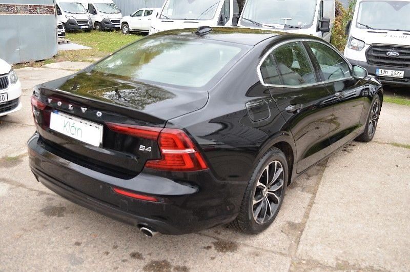Volvo S60 - fotka 3 z 12