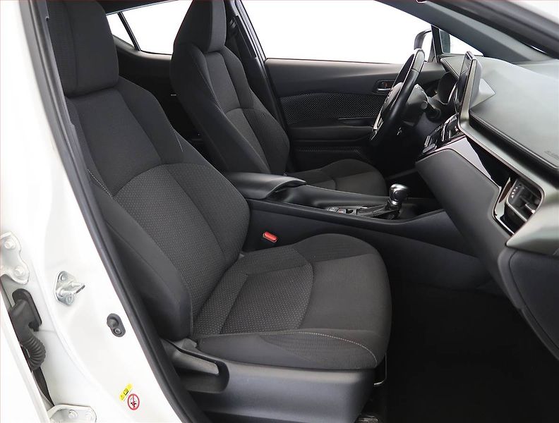 Toyota C-HR (2018) 1.8 Hybrid, Automat - fotka 9 z 23