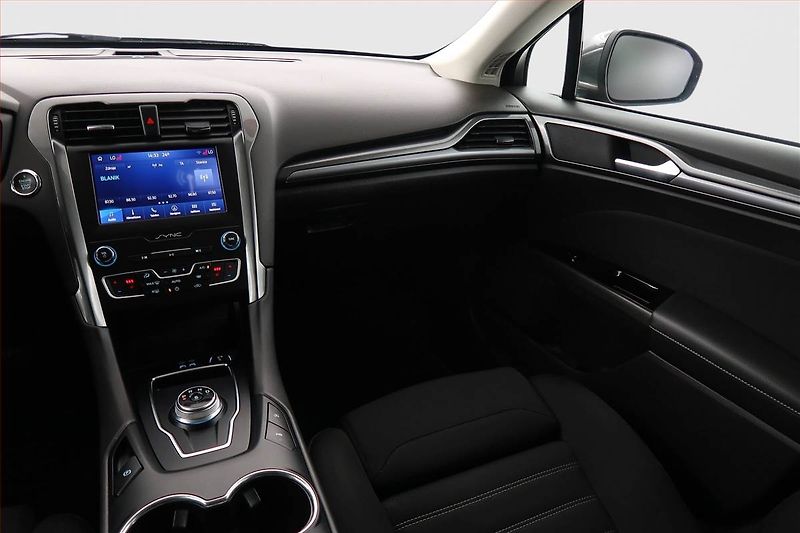 Ford Mondeo (2022) Titanium 2.0 EcoBlue, Automat - fotka 8 z 21