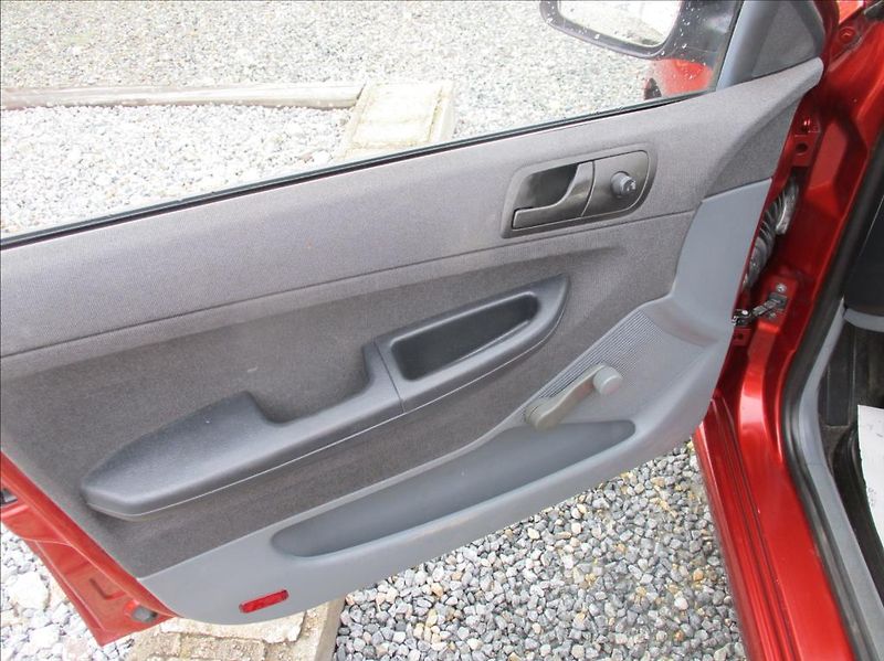 Škoda Fabia 1,4 i, klimatizace, ABS,ASR, - fotka 18 z 26