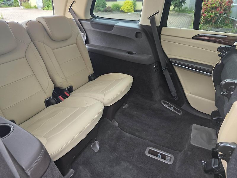Mercedes-Benz GLS (2016) - fotka 8 z 22