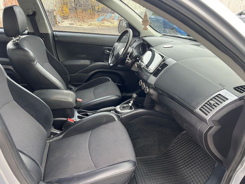 Citroën C-Crosser 2.2 HDi - fotka 12 z 15