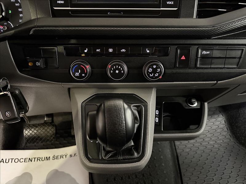 Volkswagen Transporter 2.0TDI 110kW DSG KOMBI 1M - fotka 25 z 39