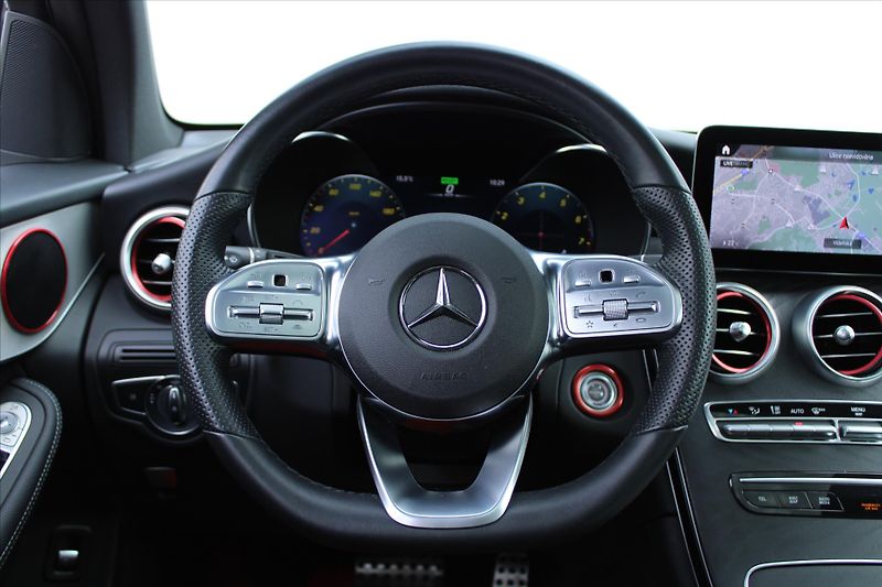 Mercedes-Benz GLC 300 4MATIC 190kW AMG ČR - fotka 16 z 29