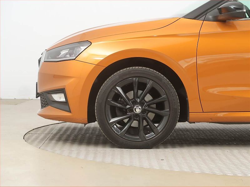 Škoda Fabia (2022) 1.0 TSI, Navi, Tempomat - fotka 14 z 18