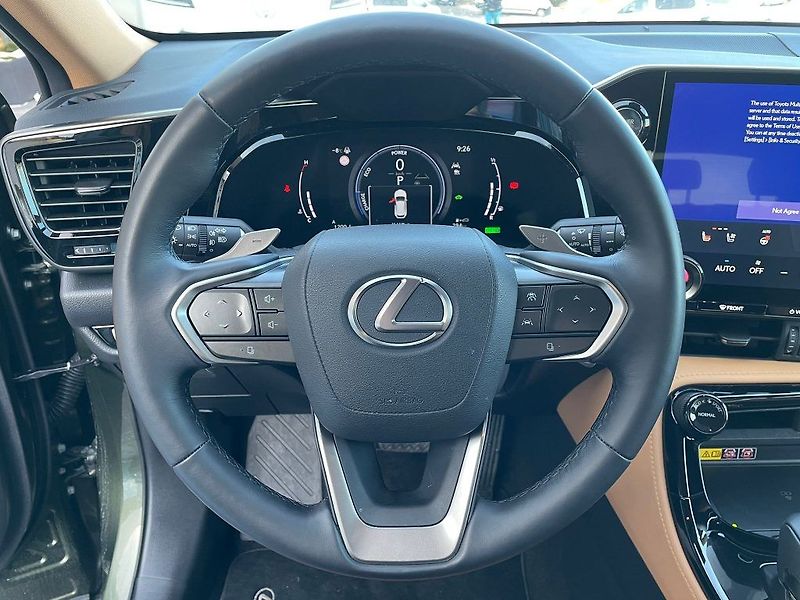 Lexus NX 350h - fotka 21 z 29