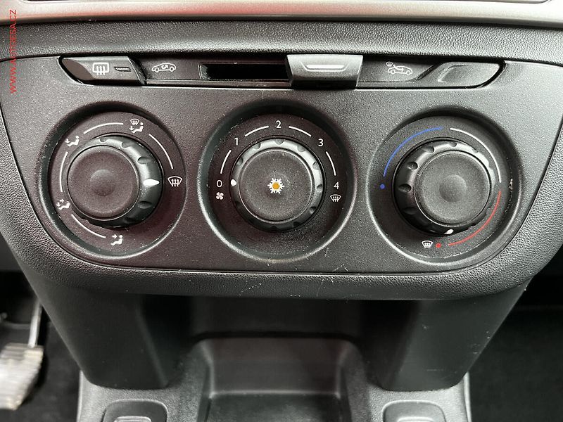 Citroën C-Elysée (2018) 1.6 VTi, ČR, Feel, AC, +kola - fotka 13 z 13