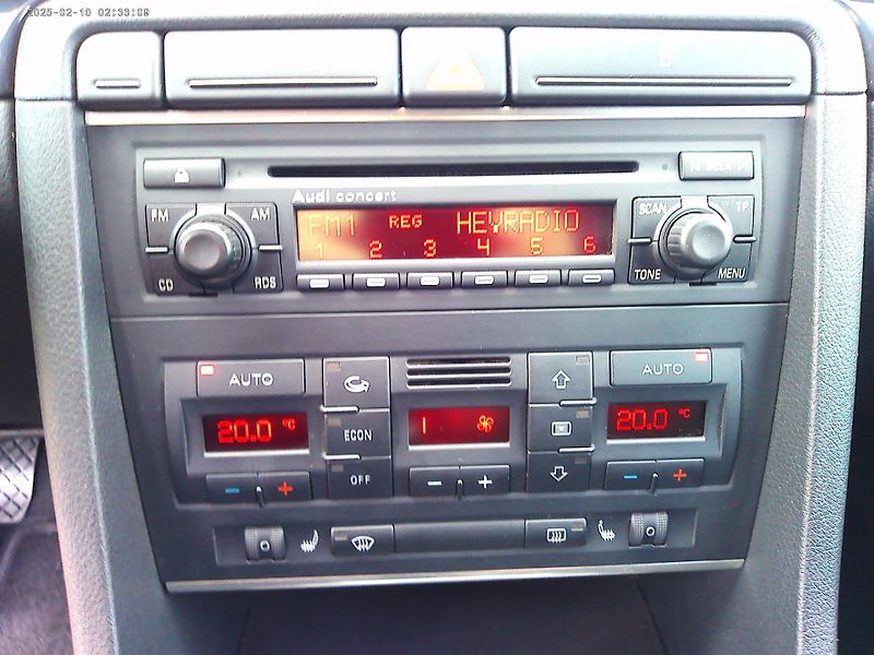 Audi A4 Avant 2.0 FSi, Servisní kniha - fotka 13 z 23
