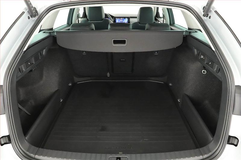 Škoda Octavia (2025) 1.5 TSI e-tec, Top Selection - fotka 15 z 16