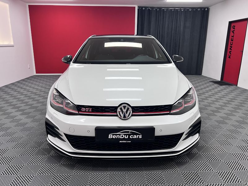 Volkswagen Golf GTI TCR, 2.0 TSI 213 kW - fotka 2 z 46