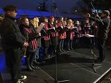 Vánoční flotila pražského dopravního podniku letos poprvé vyjela v sobotu vpodvečer ze střešovické vozovny.