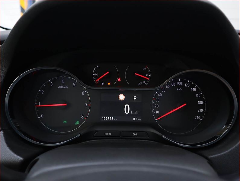 Opel Grandland X (2018) Elegance 1.2 Turbo, Automat - fotka 11 z 24