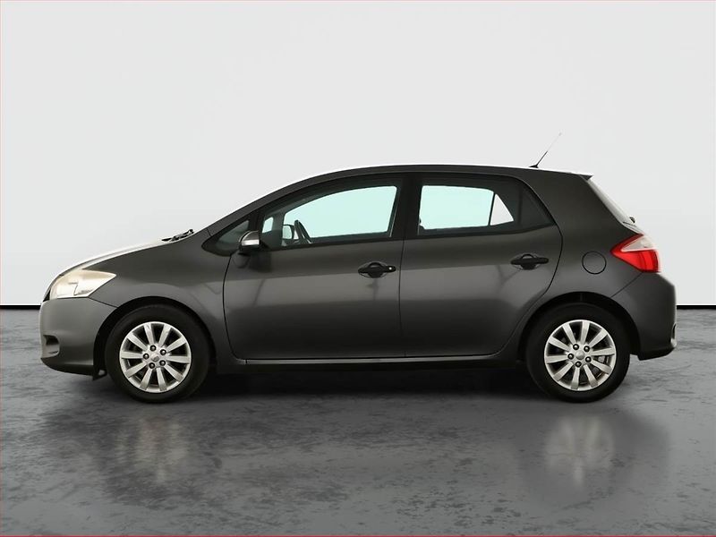 Toyota Auris (2011) 1.6 Valvematic, ČR,1.maj - fotka 3 z 15
