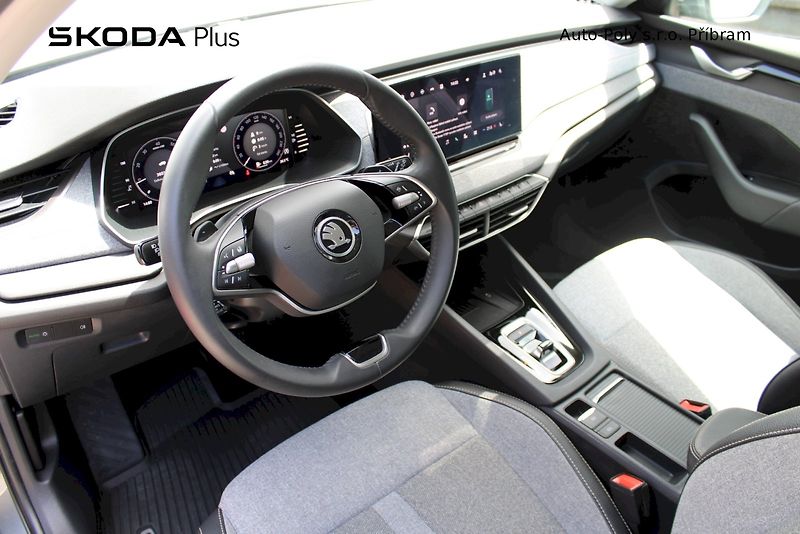 Škoda Octavia (2025) Top Selection 1.5TSI / 110kW 7 - fotka 10 z 24