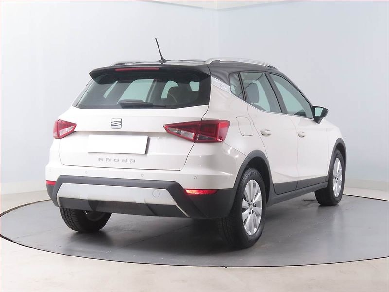 Seat Arona (2020) Xperience 1.0 TSI, ČR,1.maj - fotka 5 z 15