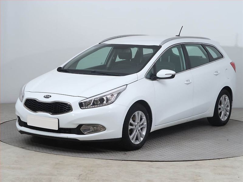 Kia Ceed (2014) 1.6 GDI, Navi, Tempomat - fotka 2 z 14