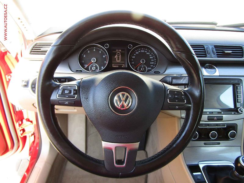 Volkswagen Passat (2011) 1.4 TSi, AC, p.čidla - fotka 18 z 19