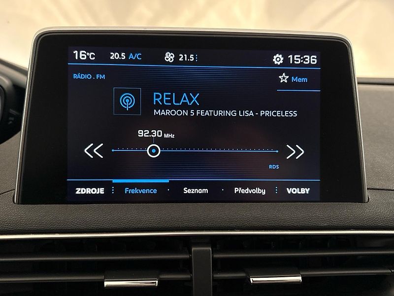 Peugeot 3008 (2018) Allure, 130k MAN6, tažné z. - fotka 11 z 33
