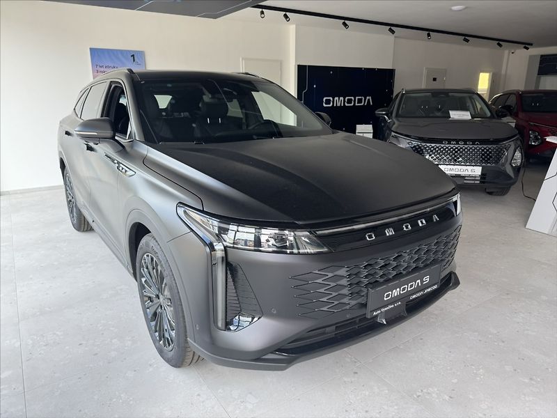 Omoda 9 (2026) 1,5 SHS PREMIUM Black Knight - fotka 4 z 16