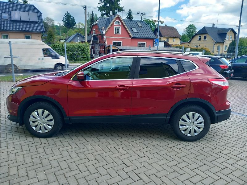 Nissan Qashqai (2014) MAX.VÝBAVA ! PO VELKÉM SERVISE - fotka 4 z 37