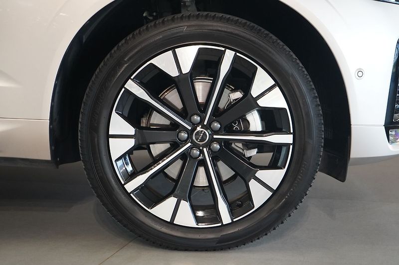 Volvo XC60 B5 PLUS Dark, Harman, 360° - fotka 7 z 42