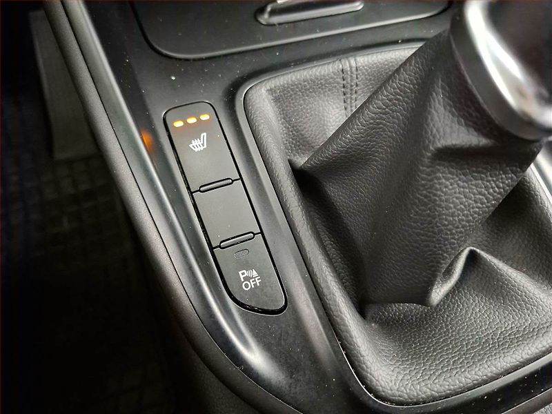 Kia Carens (2017) 1.6 GDI, Serv.kniha, Navi - fotka 17 z 19