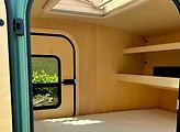 Nizozemský retro karavan Pure Camper nabízí jen nejnutnější vybavení.