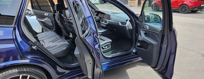 BMW X5 (2020) M50d SERVIS TAŽNÉ ČR IDIVIDUAL - fotka 13 z 48