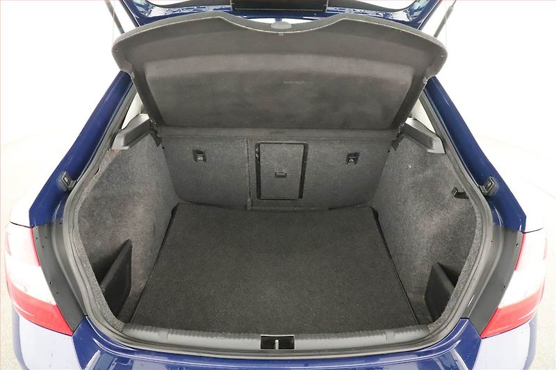 Škoda Rapid (2013) 1.6 TDI, Tempomat - fotka 10 z 13