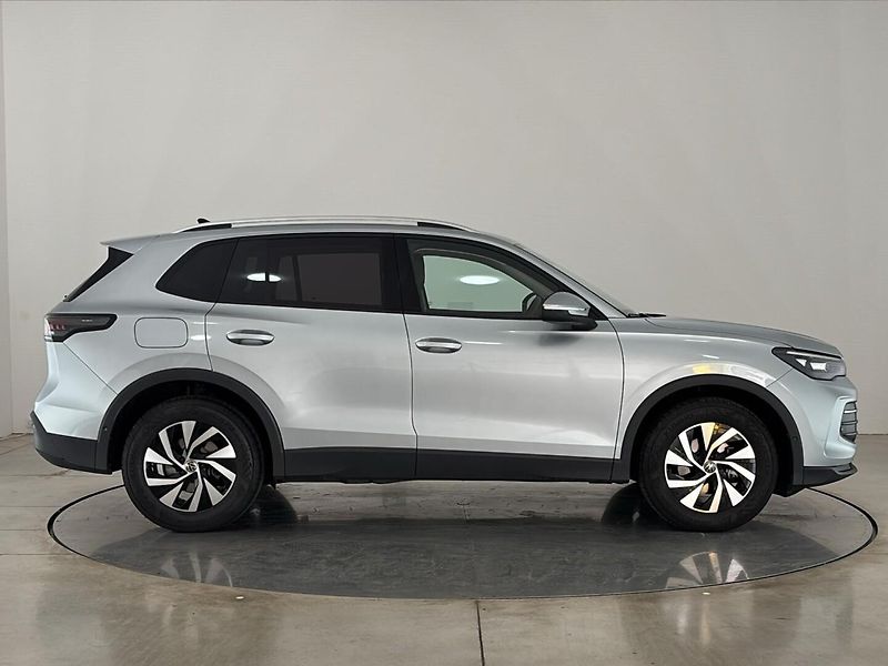 Volkswagen Tiguan People DSG - fotka 16 z 31
