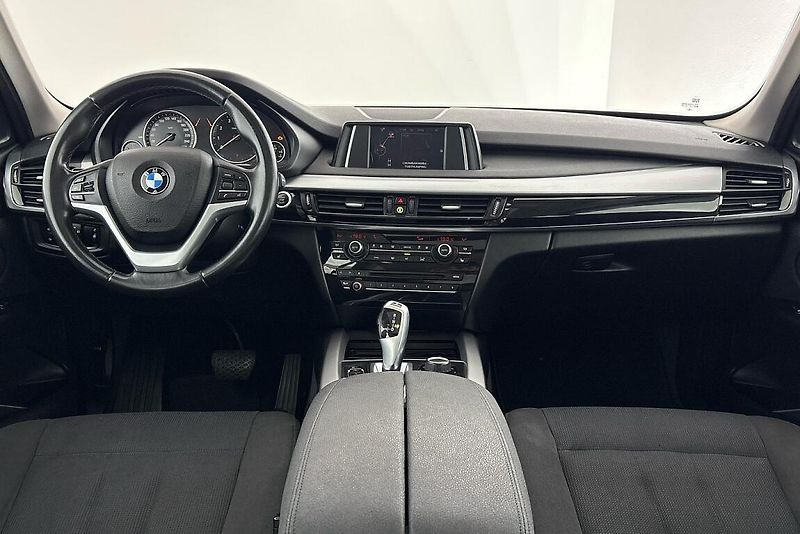 BMW X5 xDrive 35i - fotka 8 z 26