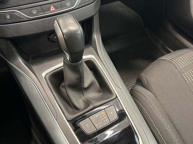 Peugeot 308 1,6 blueHDI nová STK - fotka 13 z 15