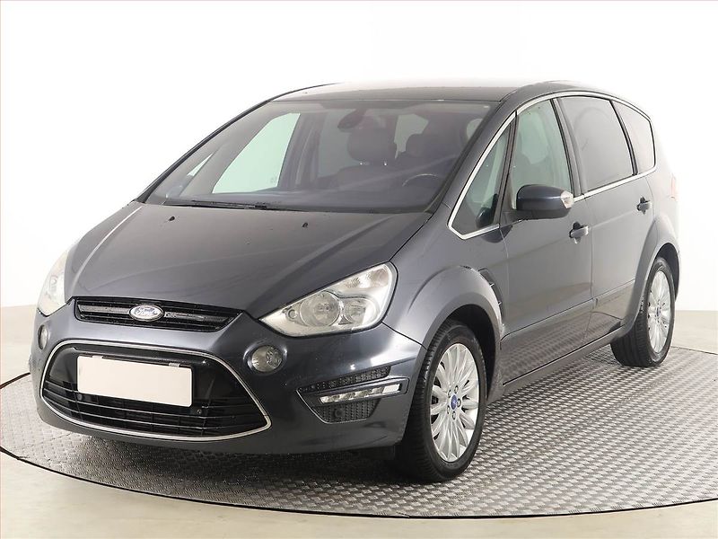 Ford S-MAX (2011) Titanium 2.0 TDCi, Navi - fotka 2 z 18