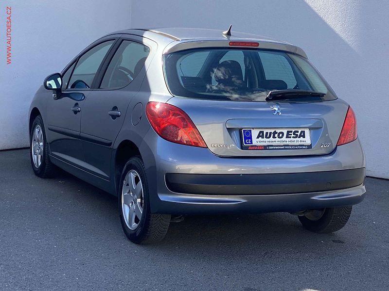 Peugeot 207 (2009) 1.4 i, AC, el. výbava - fotka 6 z 15