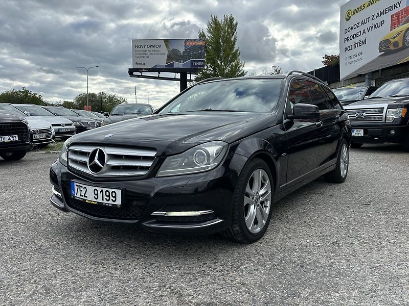 Mercedes-Benz Třídy C (2011) Mercedes-Benz C 220 CDI 2011 - fotka 5 z 21