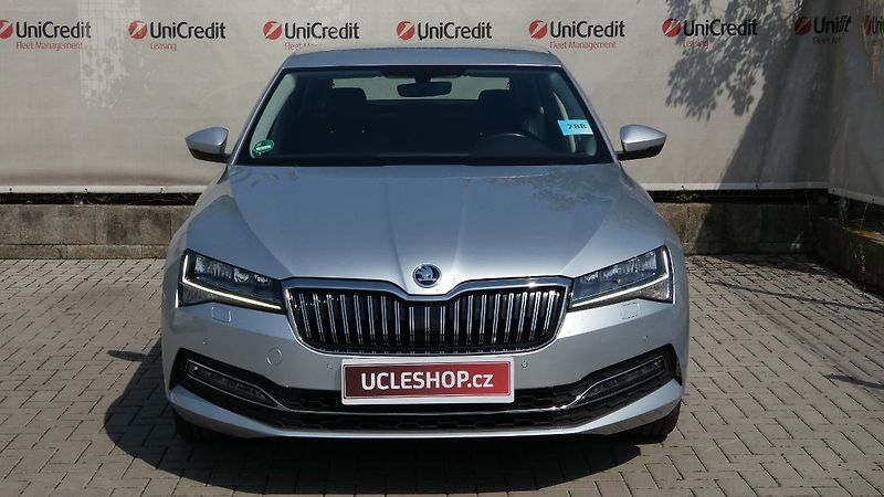 Škoda Superb 2,0 TDI 147kw DSG Style - fotka 2 z 16
