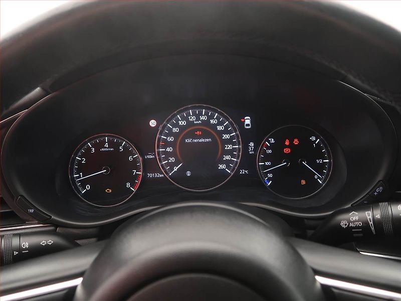 Mazda 3 (2019) 2.0 Skyactiv-G, Serv.kniha - fotka 11 z 17