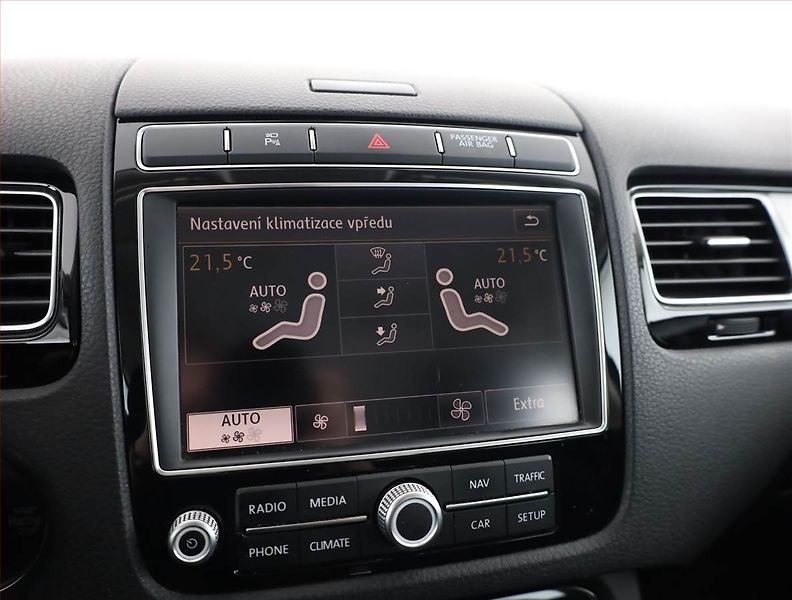 Volkswagen Touareg (2015) 3.0 TDI, 4X4, Automat, Navi - fotka 14 z 20